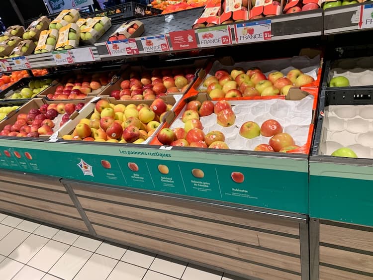 りんごの量り売り @ Auchan