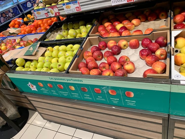 りんごの量り売り @ Auchan